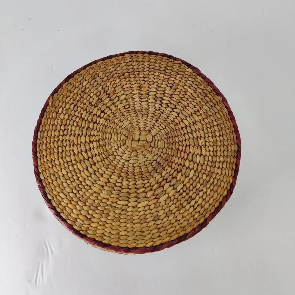 Woven natural Grass Basket w/ Lid red geometric design 3